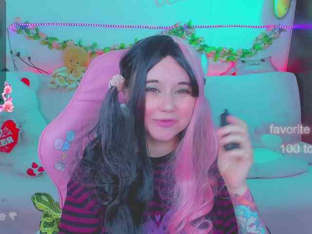 LoliSuccub webcam