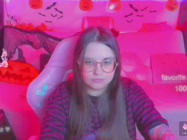 LoliSuccub webcam