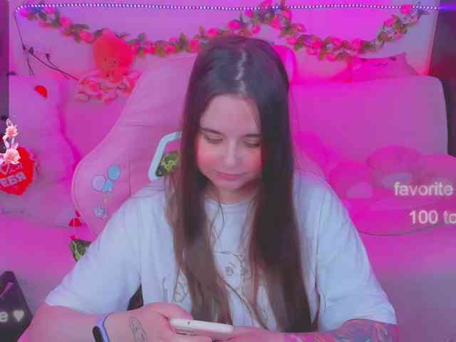 LoliSuccub webcam