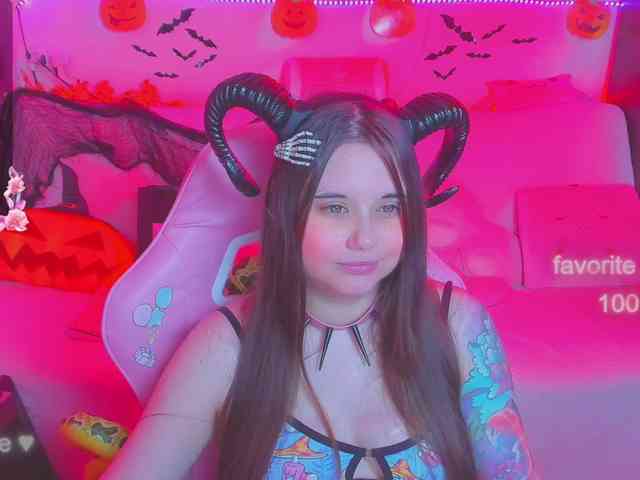 LoliSuccub webcam