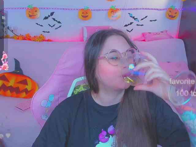 LoliSuccub webcam