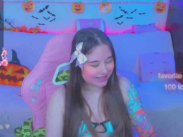 LoliSuccub webcam