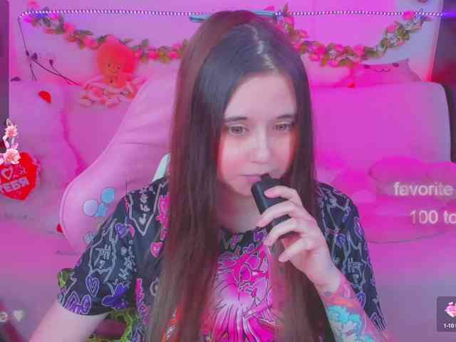 LoliSuccub webcam