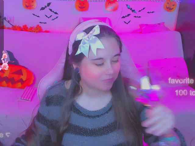 LoliSuccub webcam