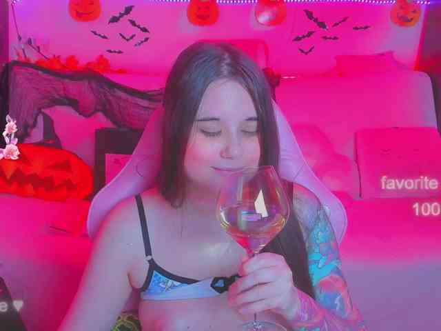 LoliSuccub webcam