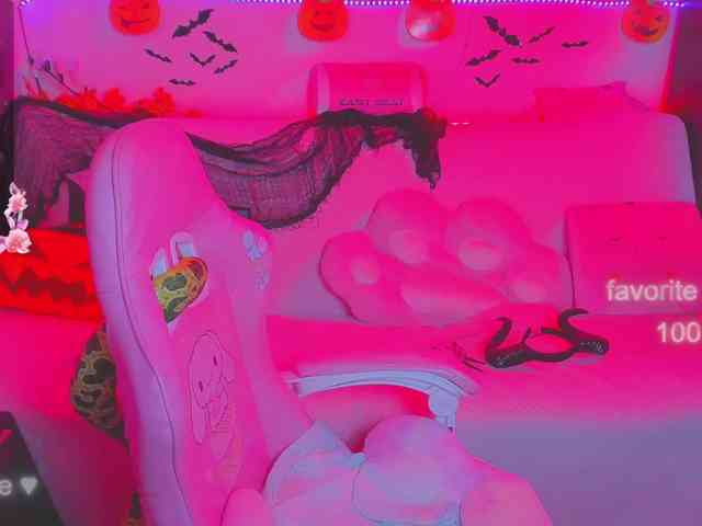 LoliSuccub webcam