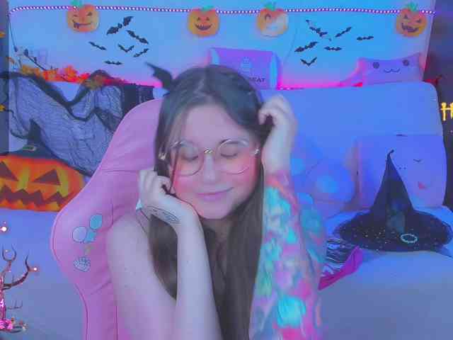LoliSuccub webcam