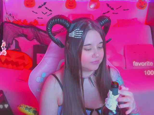 LoliSuccub webcam