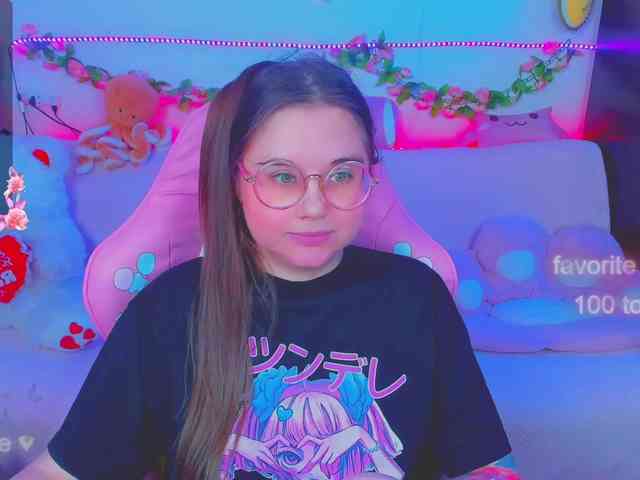 LoliSuccub webcam