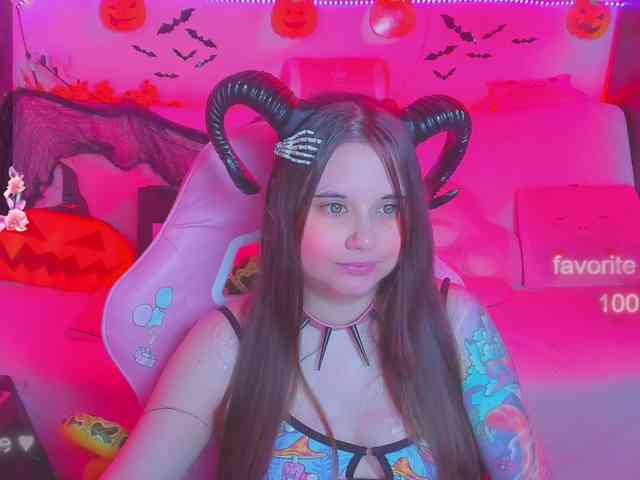 LoliSuccub webcam