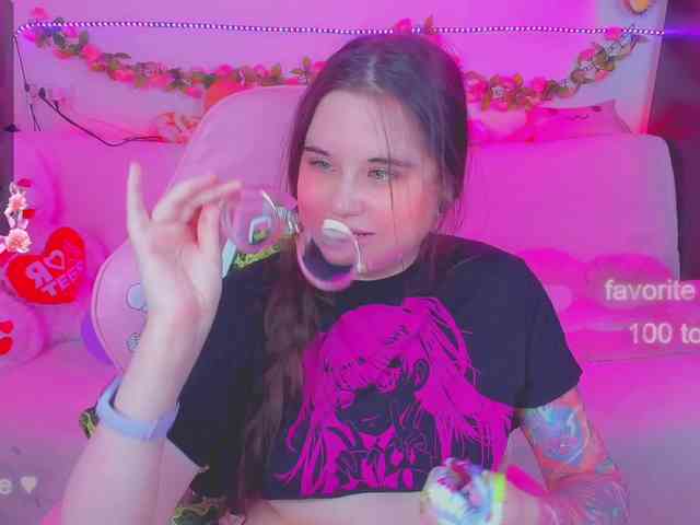 LoliSuccub webcam