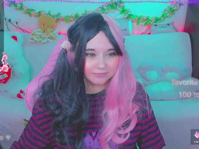 LoliSuccub webcam