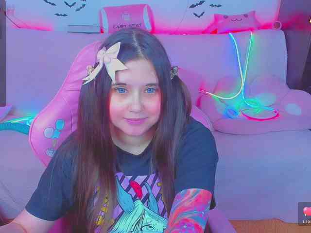 LoliSuccub webcam