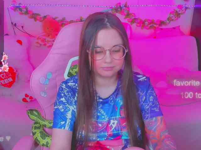 LoliSuccub webcam