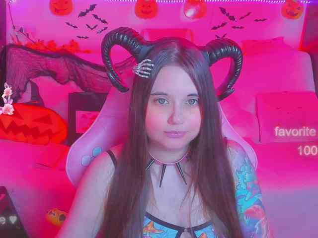 LoliSuccub webcam