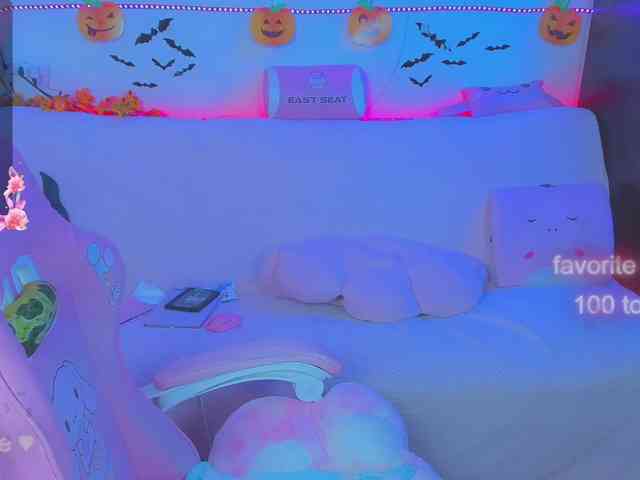 LoliSuccub webcam
