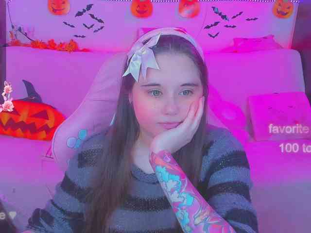 LoliSuccub webcam