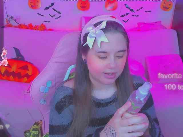 LoliSuccub webcam