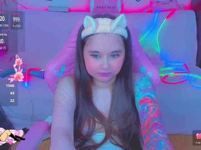 LoliSuccub webcam