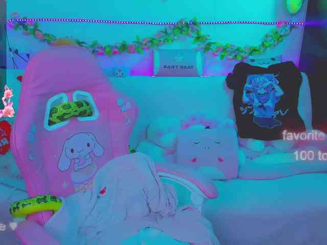 LoliSuccub webcam