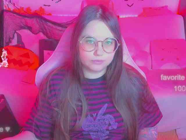 LoliSuccub webcam