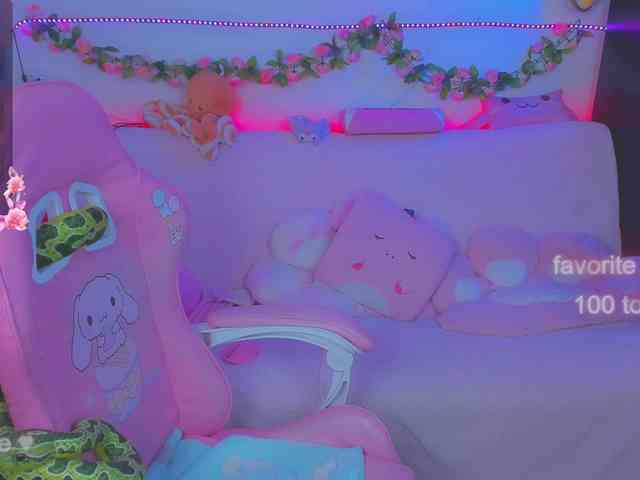 LoliSuccub webcam