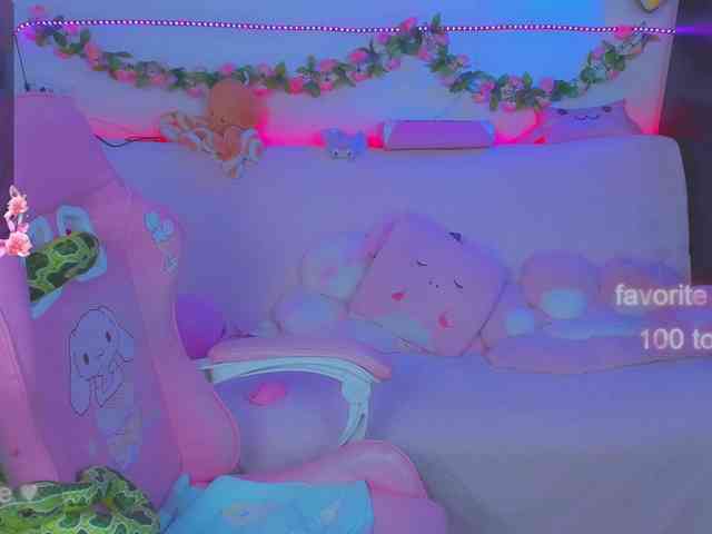 LoliSuccub webcam