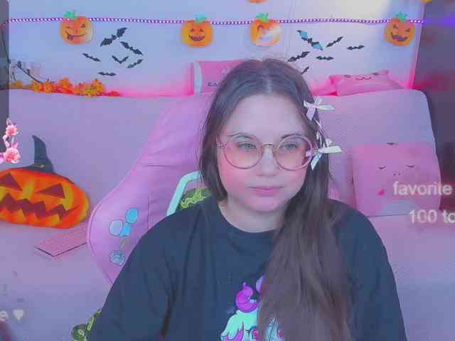 LoliSuccub webcam