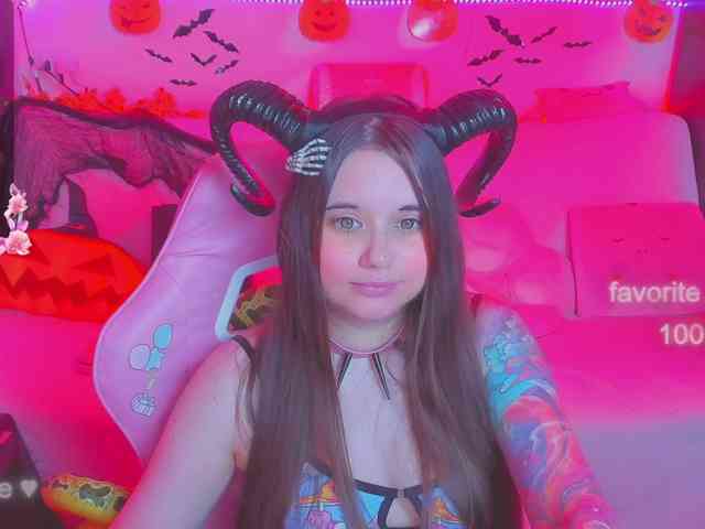 LoliSuccub webcam