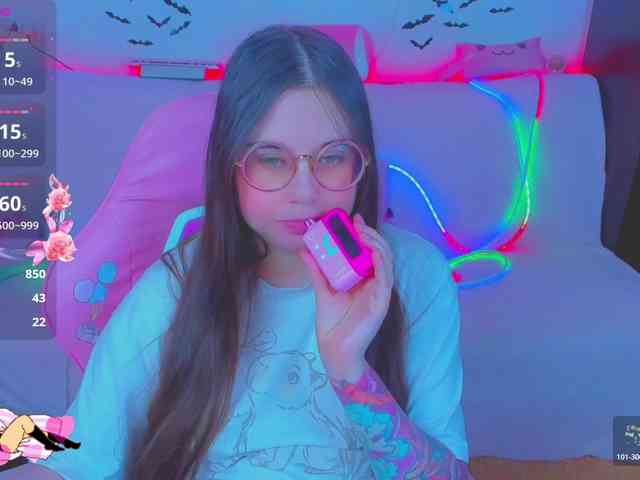 LoliSuccub webcam