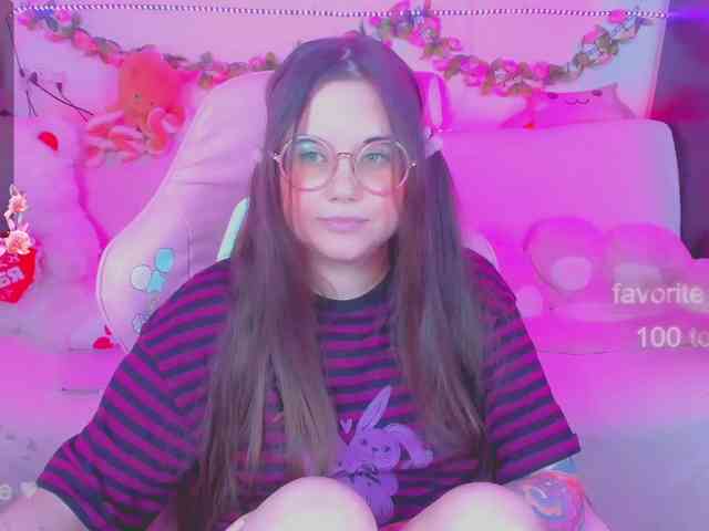 LoliSuccub webcam