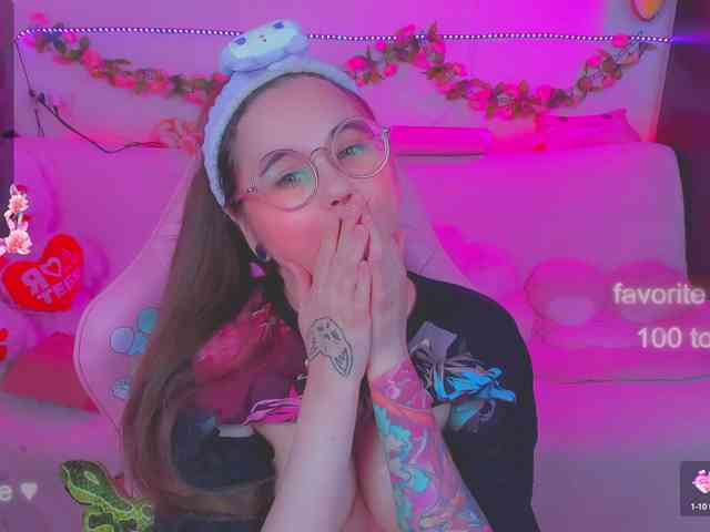 LoliSuccub webcam