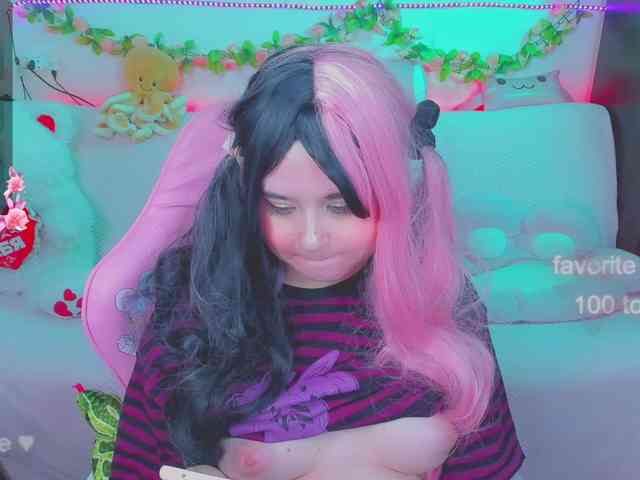 LoliSuccub webcam