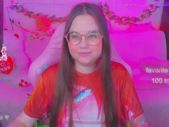 LoliSuccub webcam