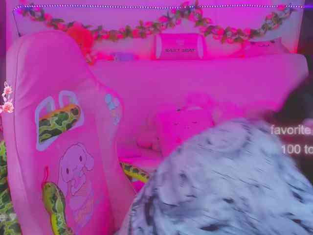 LoliSuccub webcam