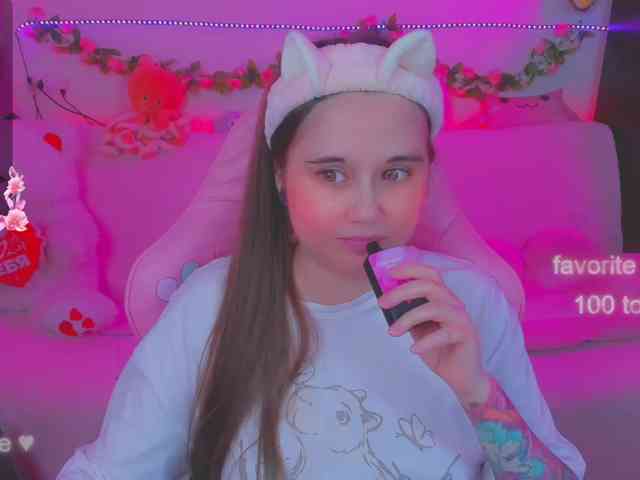LoliSuccub webcam