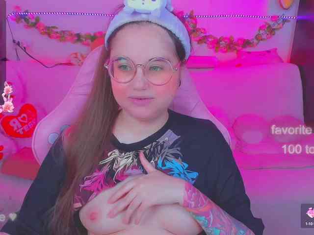 LoliSuccub webcam