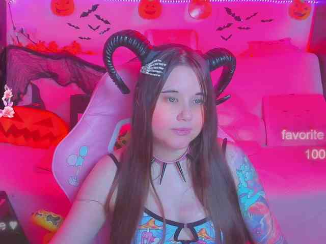 LoliSuccub webcam