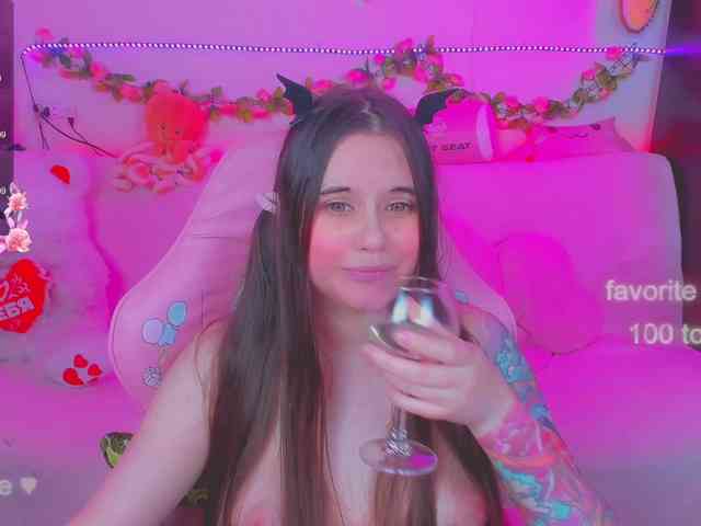 LoliSuccub webcam