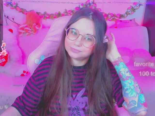 LoliSuccub webcam