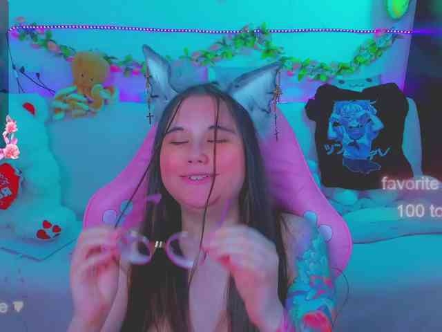 LoliSuccub webcam