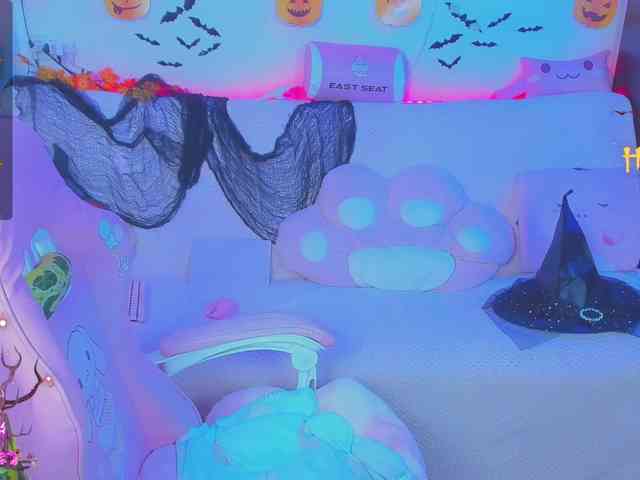 LoliSuccub webcam