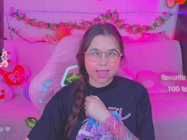 LoliSuccub webcam