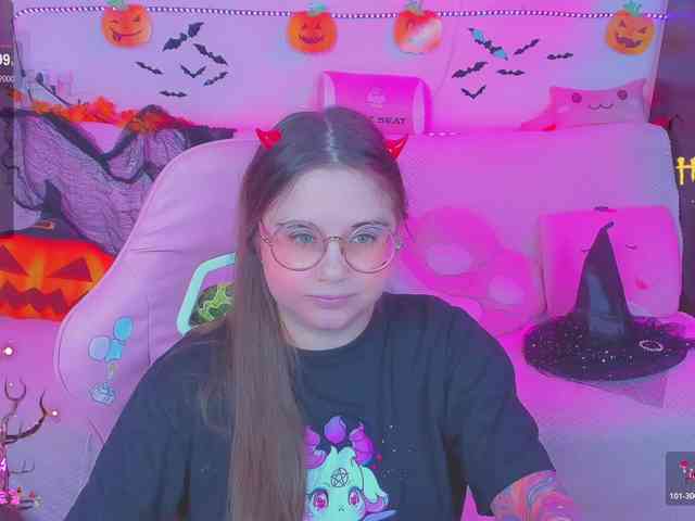 LoliSuccub webcam