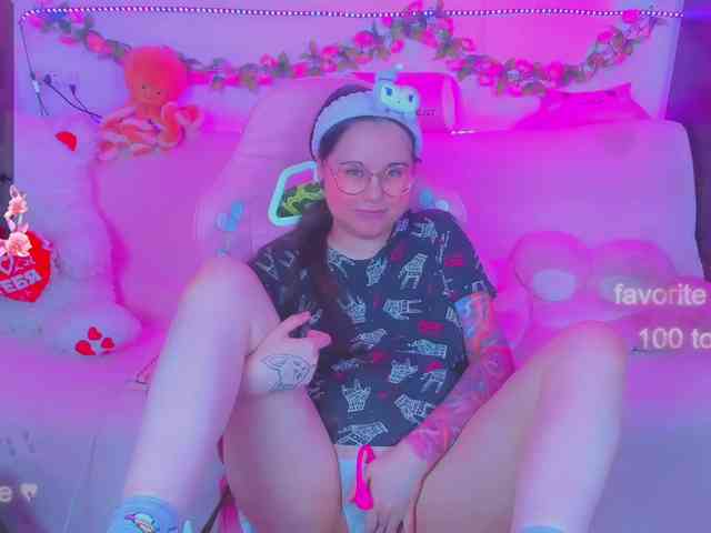 LoliSuccub webcam