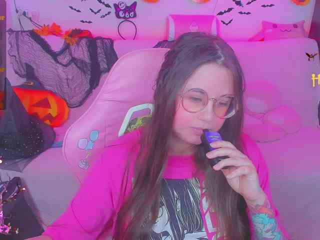LoliSuccub webcam