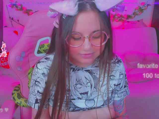 LoliSuccub webcam