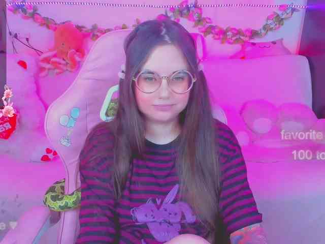 LoliSuccub webcam
