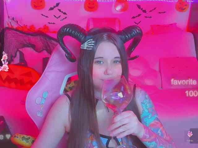 LoliSuccub webcam