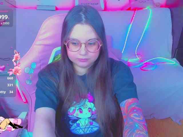 LoliSuccub webcam